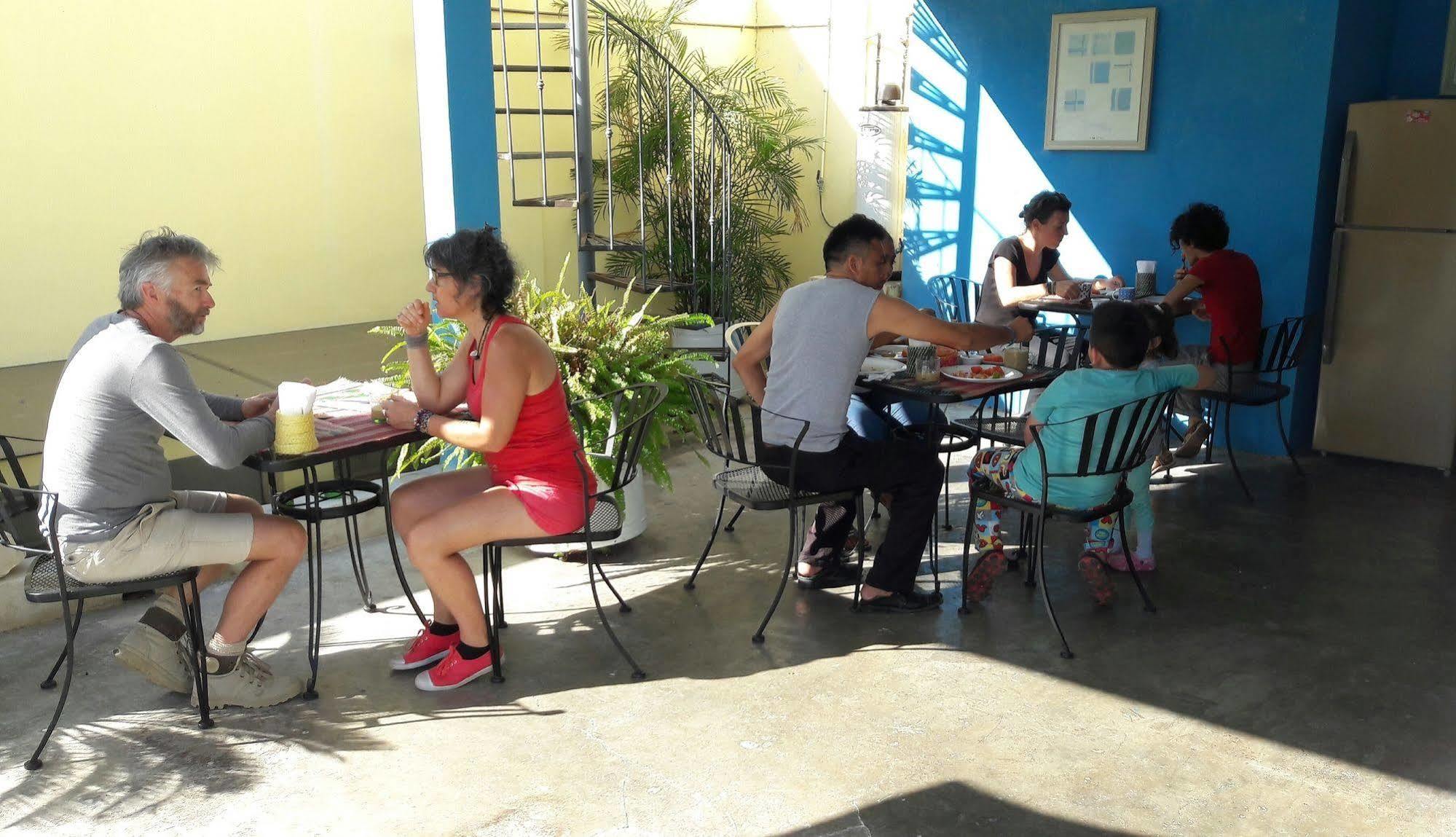 Hotel Maria Guadalupe 巴利亚多利德 外观 照片